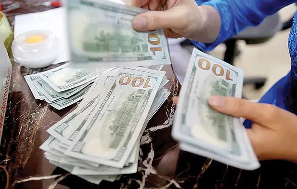 دلار به کف ۹۸ خورد