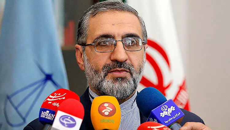فیلتر اینستاگرام صحت ندارد/ آقاخان نیامد/ درباره پرونده سیف و عراقچی صبور باشید