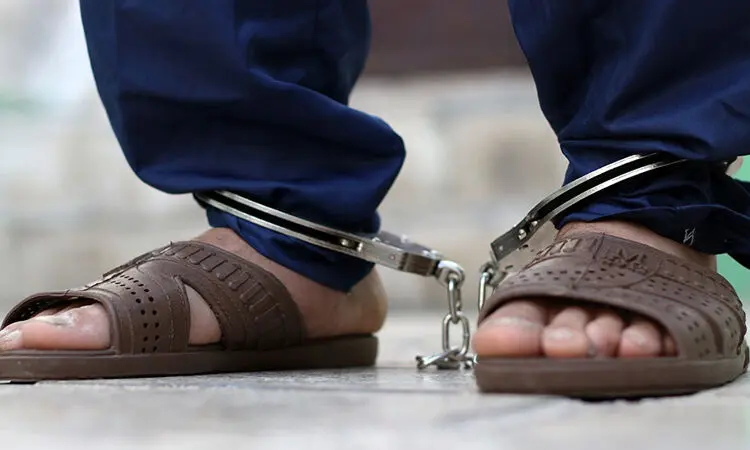 شوهرخاله پس از آزار جنسی دختر ۱۳ ساله او را دار زد!