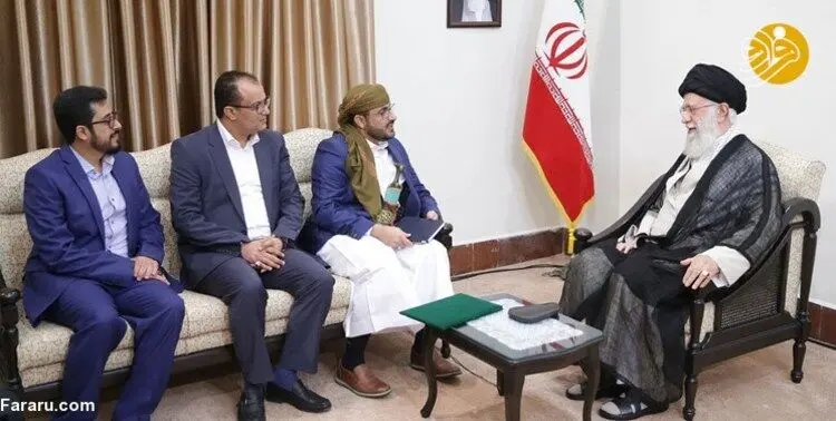 (تصاویر) مردی که با خنجر به دیدار رهبر انقلاب رفت، کیست؟