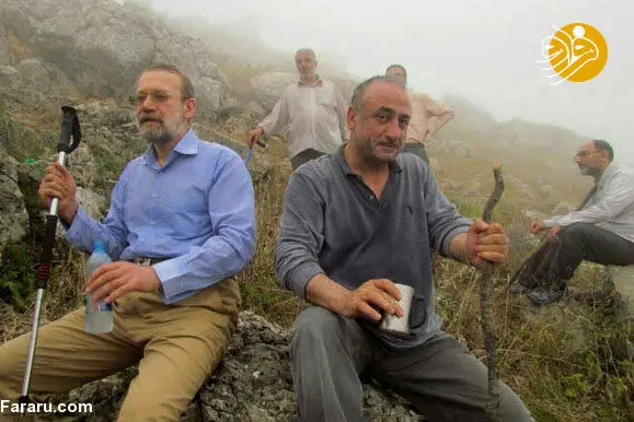 عکسی از علی لاریجانی در حال کوهنوردی