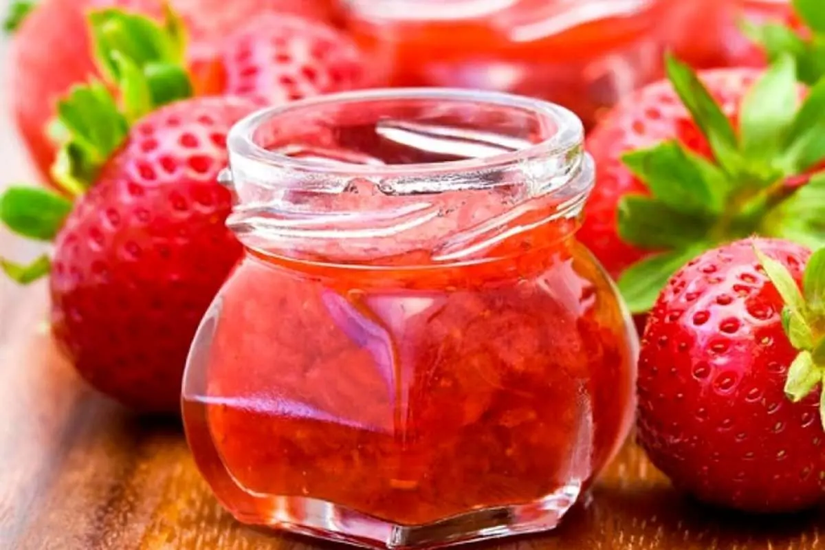طرز تهیه مربای توت فرنگی خوشمزه، خوشرنگ و مجلسی