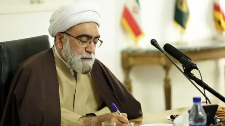 واکنش تولیت آستان قدس به اختلاف آیت‌الله یزدی و آملی لاریجانی