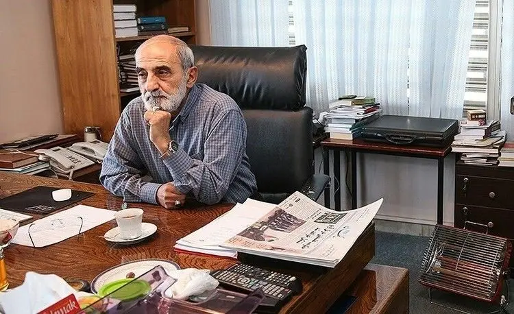 شریعتمداری: مسئولیت برجام با دولت است نه رهبر انقلاب