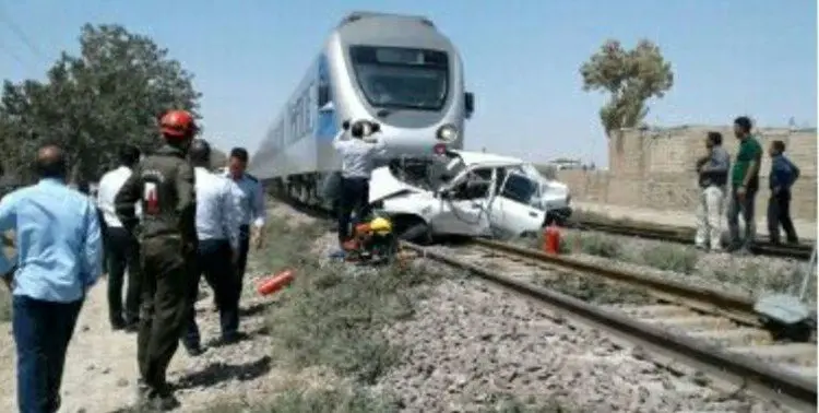 برخورد قطار با خودرو پراید در ورامین