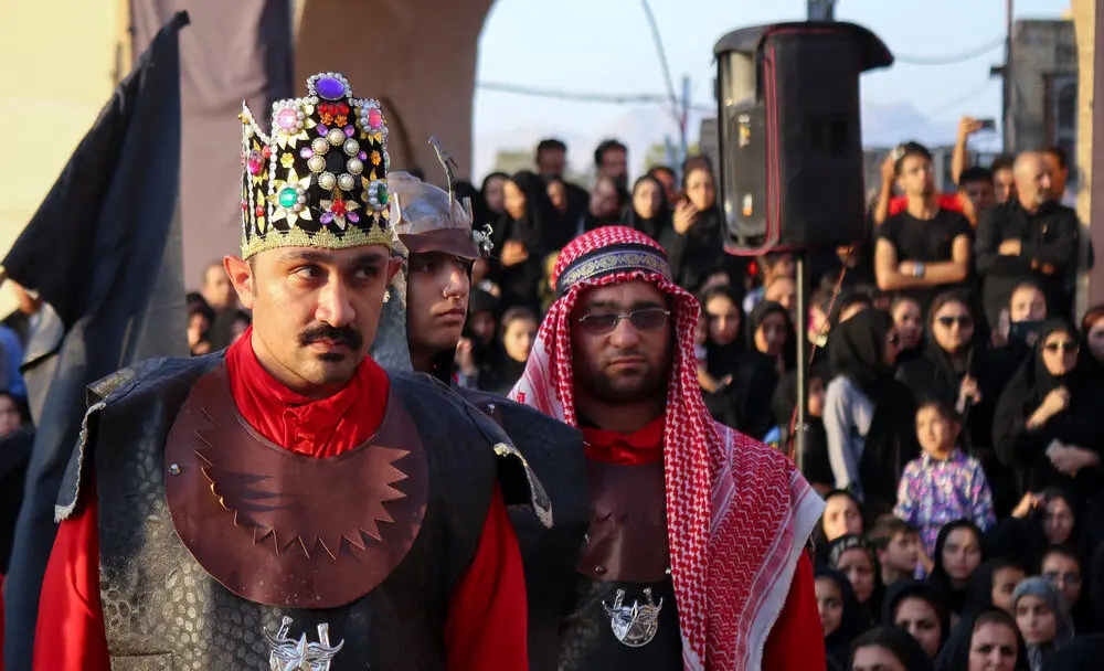 (تصاویر) تعزیه‌خوانی معلولین در میدان امیر چخماق یزد