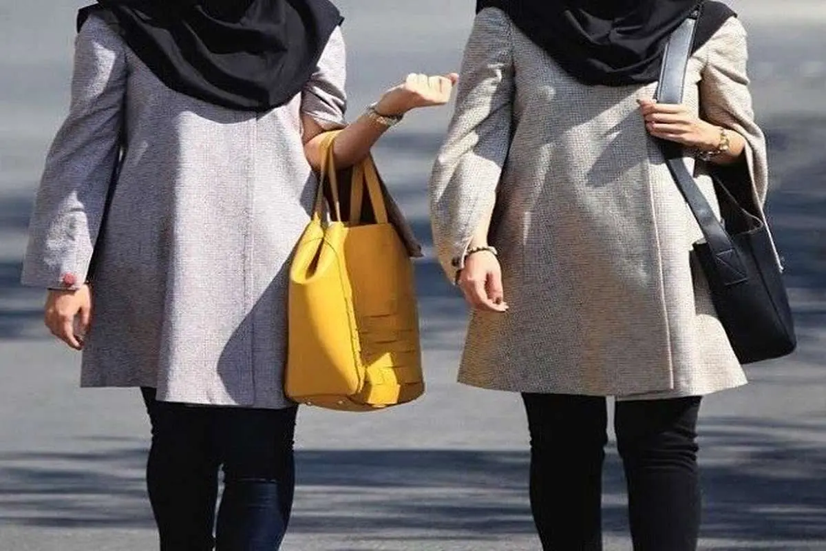 استایل دانشجویی و راهنمای کامل برای انتخاب لباس‌های مناسب آن