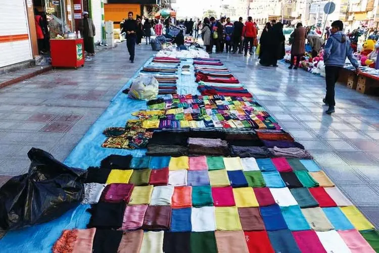 چگونه دستفروشی عامل جذب گردشگر و رونق بازار می‌شود؟