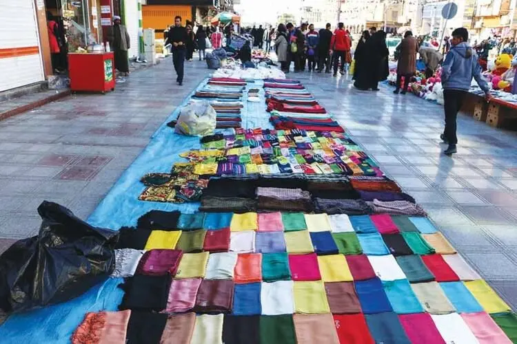 چگونه دستفروشی عامل جذب گردشگر و رونق بازار می‌شود؟