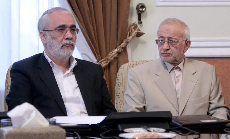 روزنامه جوان: نقد اعضای دفتر رهبری امکان‌پذیراست؟