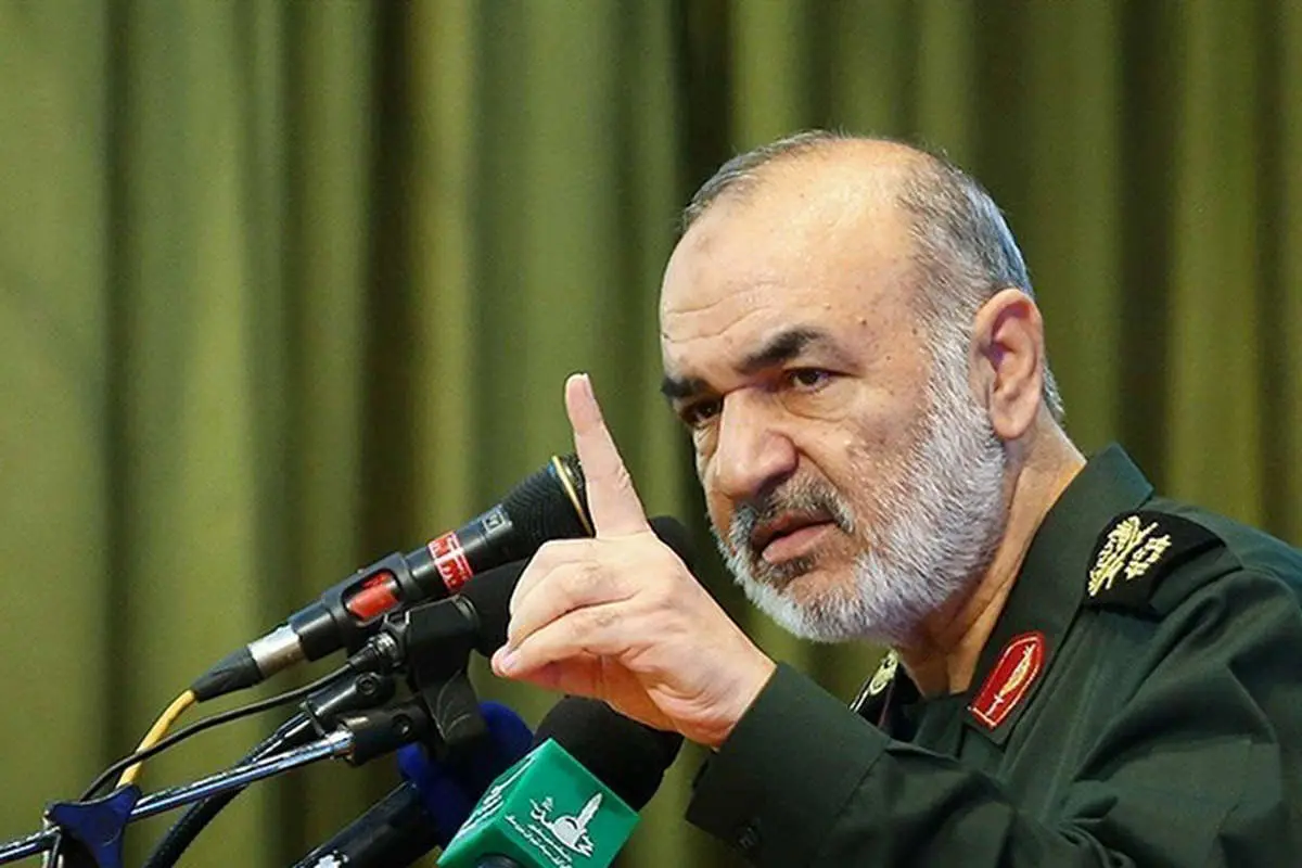 فرمانده سپاه: دیدن برخی تصاویر در مشهد قابل قبول نیست