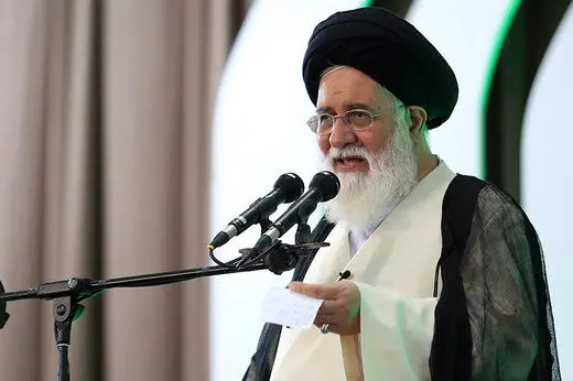 علم الهدی: نگران اندام‌های بی حجاب و ولنگار هستیم