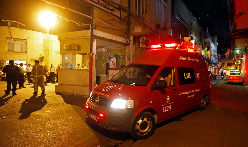 (تصاویر) مانور اطفای حریق آتش‌نشانی در بازار تهران