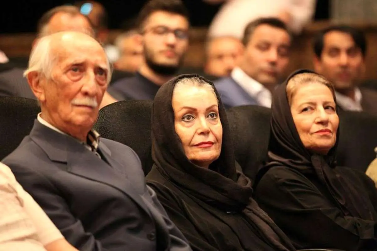 (تصاویر) طاهره خاتون میرزایی؛ همسر داریوش اسدزاده در مراسم تشییع