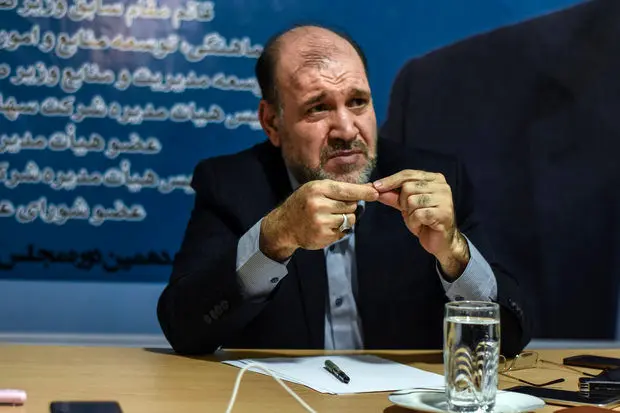 نماینده بازداشت شده به یک خبرنگار: پراید می‌خواهید؟!