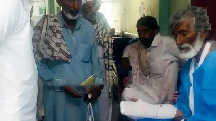 (عکس) گاندو دست مرد بلوچ را جوید