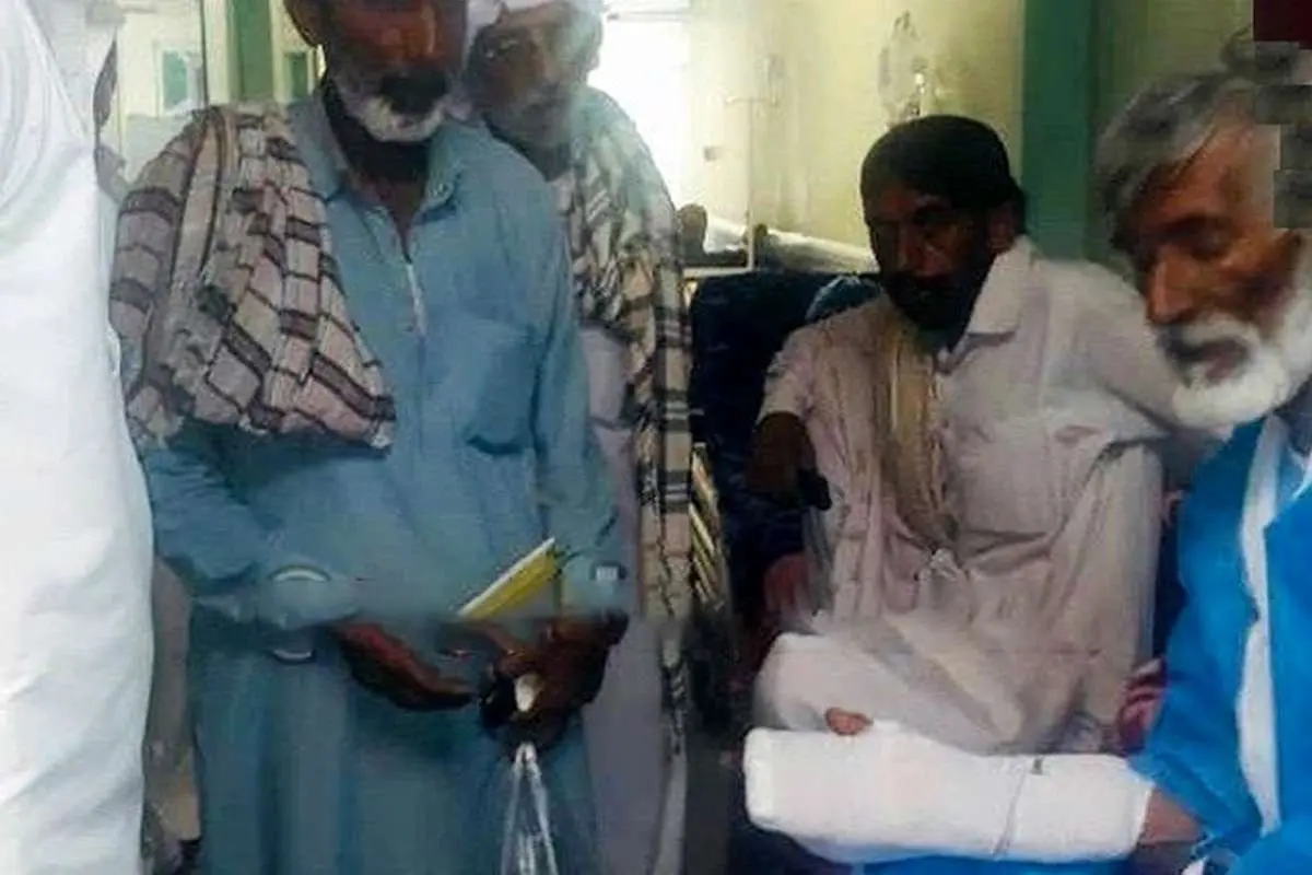 (عکس) گاندو دست مرد بلوچ را جوید