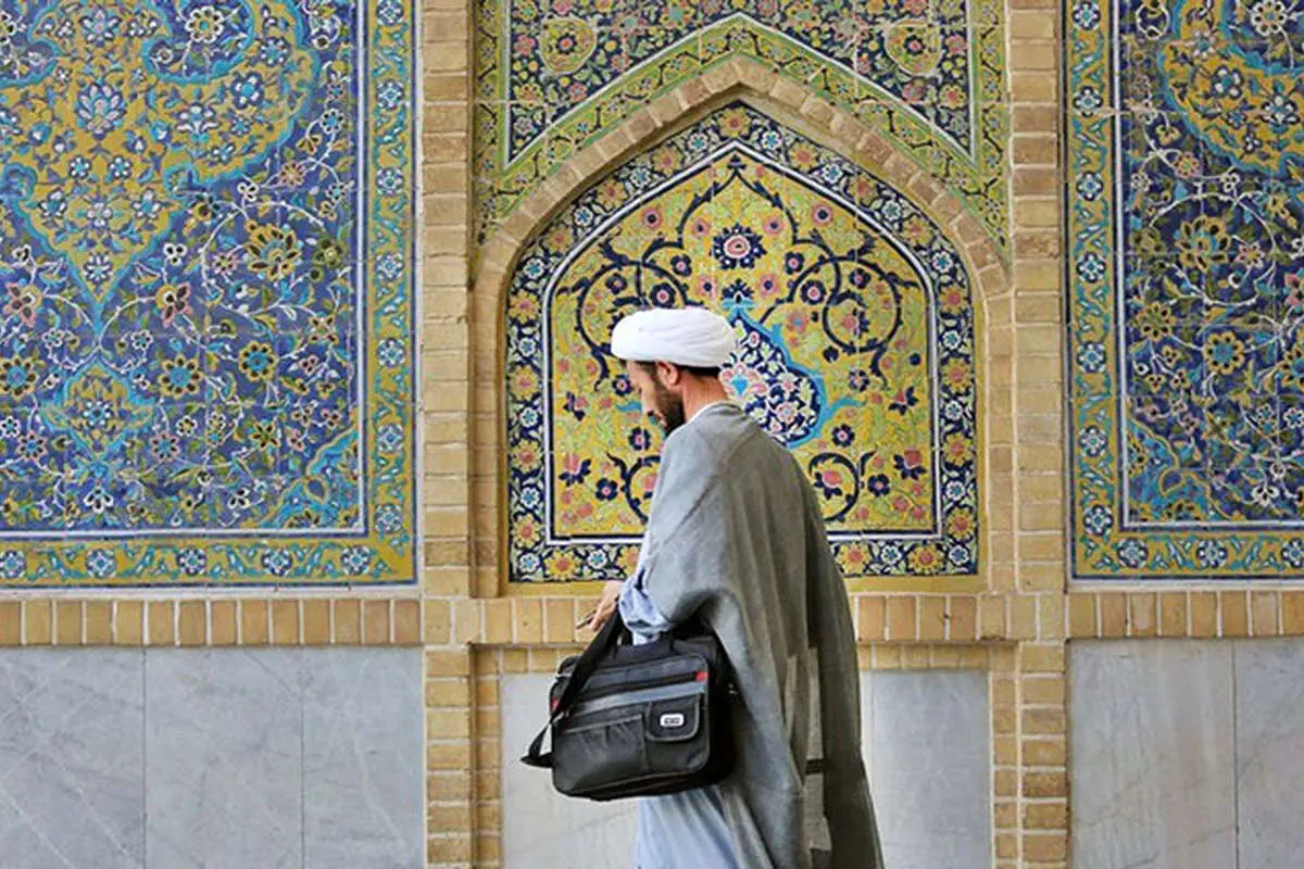 جمهوری اسلامی: مراجع تقلید به داد حوزه علمیه قم برسند