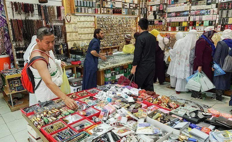 (تصاویر) خرید زائران خانه خدا از بازار‌های مکه