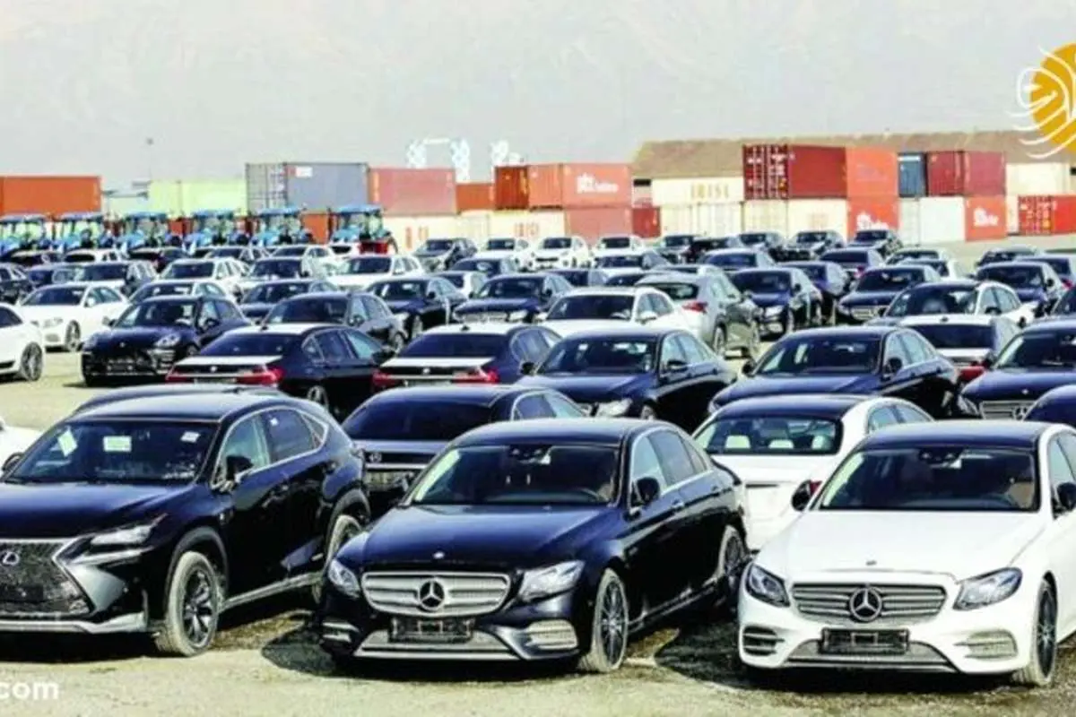 معمای خودروهای مدلبالا در خیابان تخت طاوس