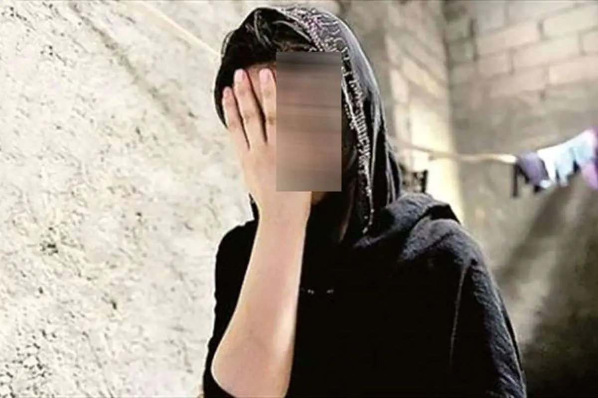 روابط نامشروع پدر مقابل چشمان همسر و دخترانش!