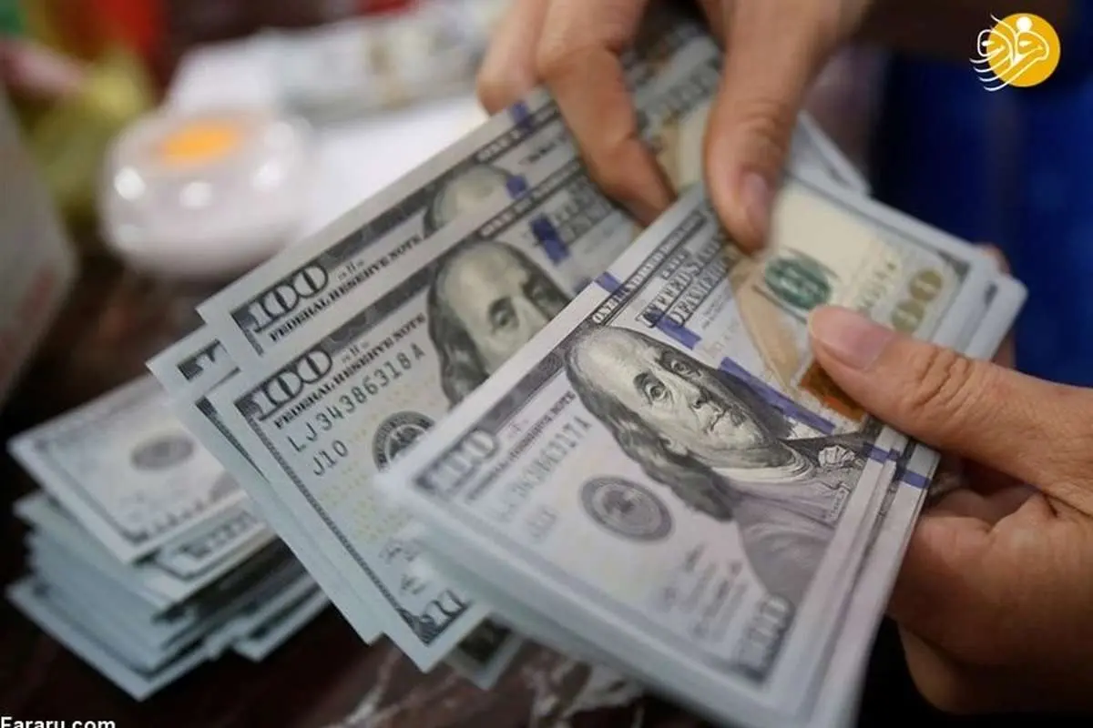 دلالهای خیابان فردوسی: دلار زیر قیمت صرافی ملی میفروشیم
