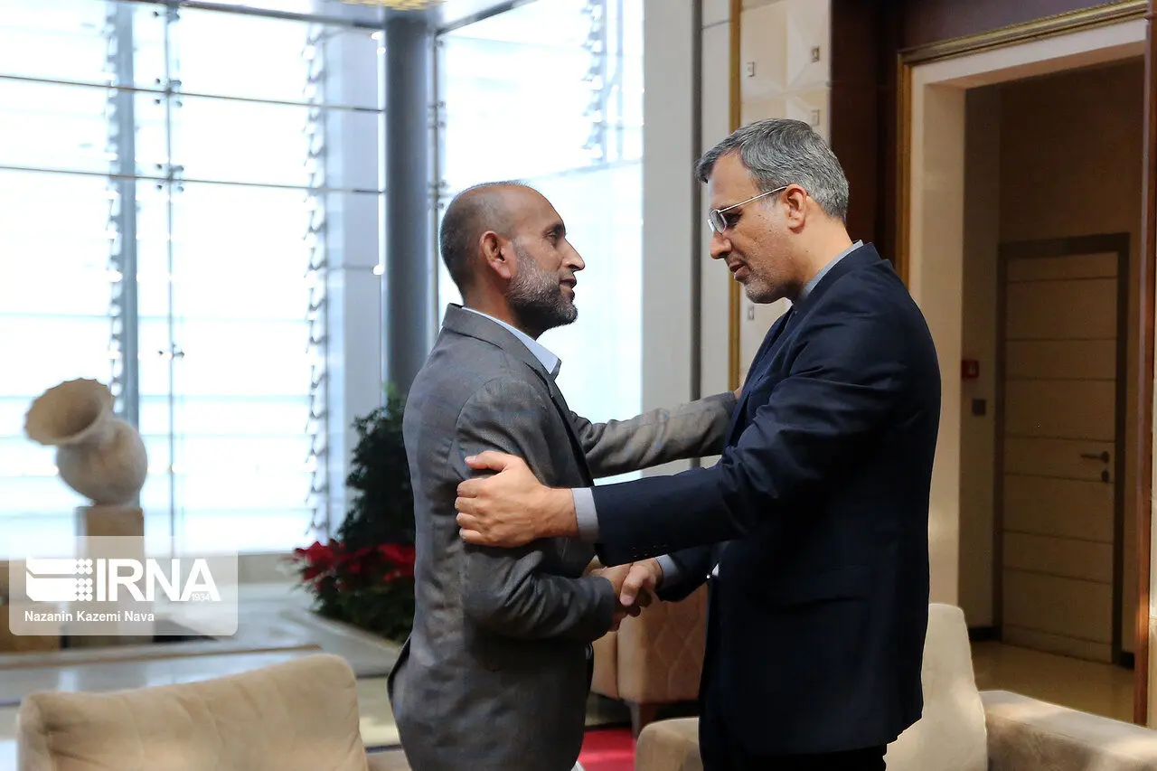 (تصاویر) بازگشت ملوان ایرانی پس از ۴ سال