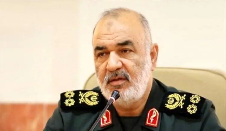 فرمانده سپاه: برخی خوب موشک می‌زنند اما در برابر یک موشک فرو می‌پاشند