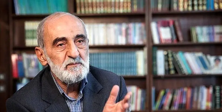 حسین شریعتمداری: ملاقات با مکرون اهانت به مردم ایران بود