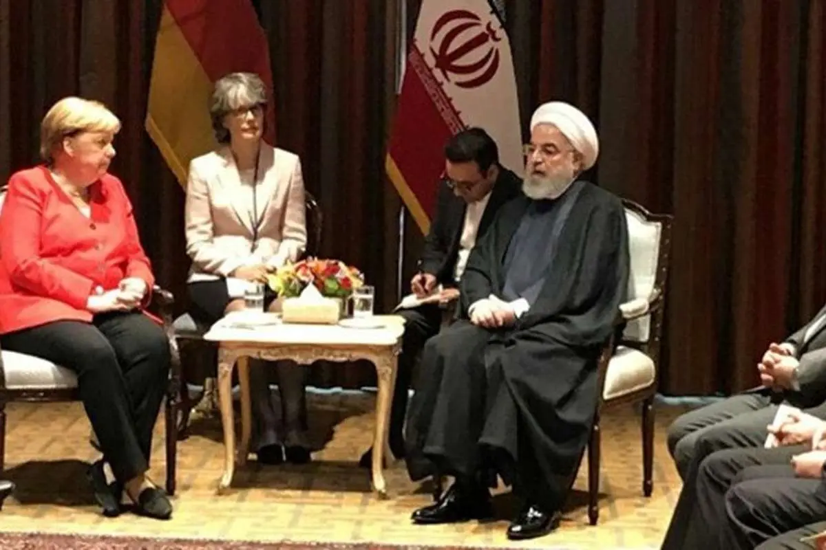(تصویر) مرکل با روحانی دیدار کرد