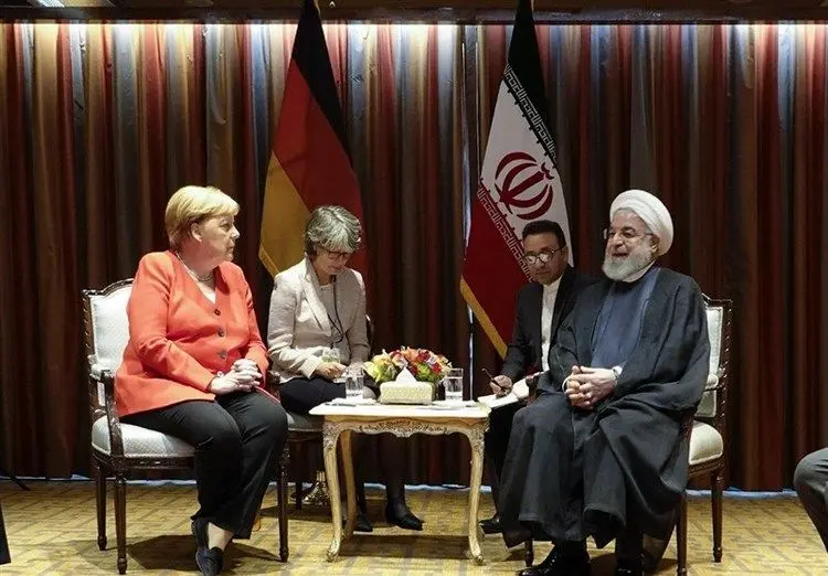 رایزنی روحانی و مرکل
