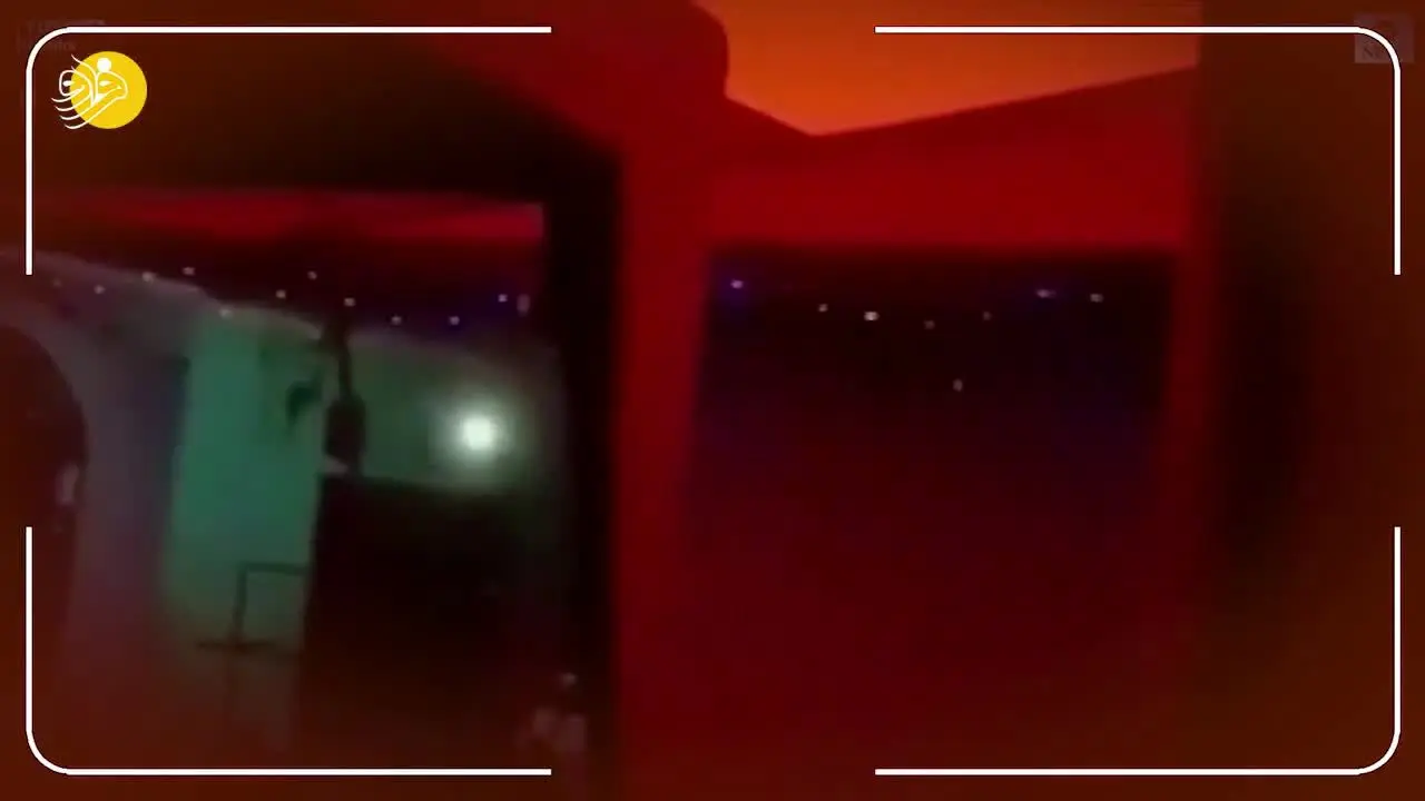 (ویدئو) رنگ عجیب آسمان در اندونزی