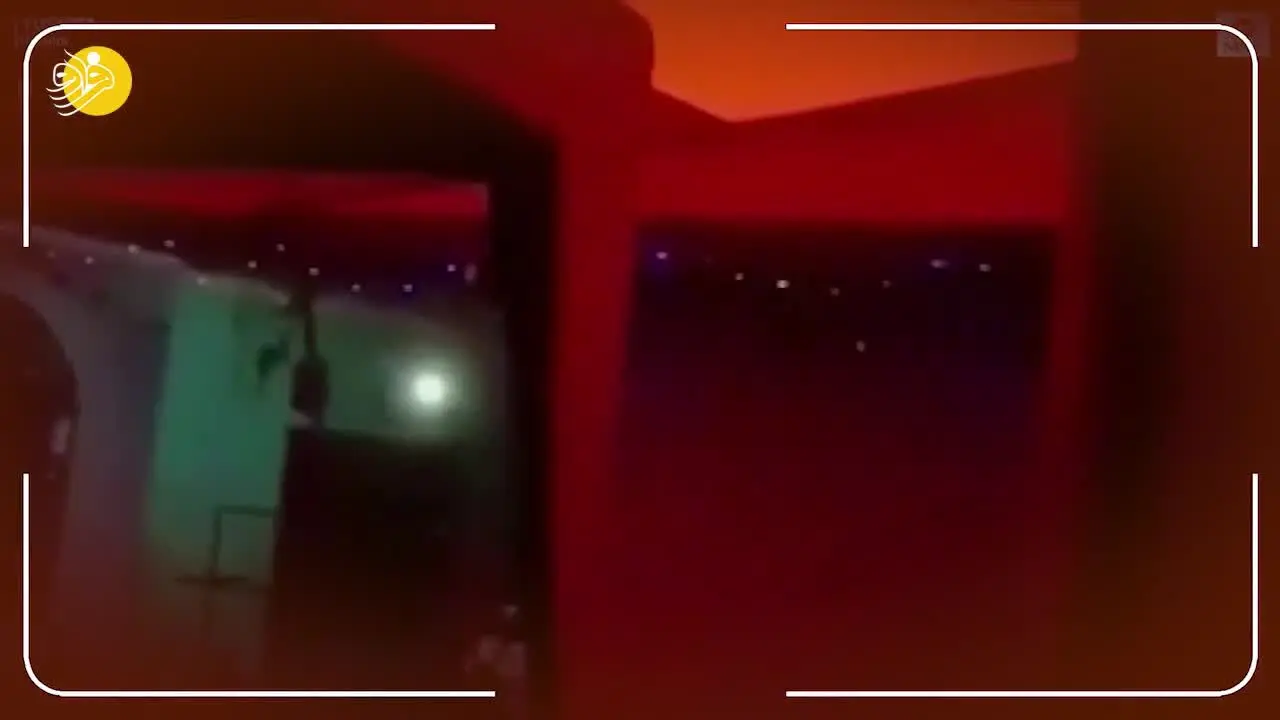 (ویدئو) رنگ عجیب آسمان در اندونزی