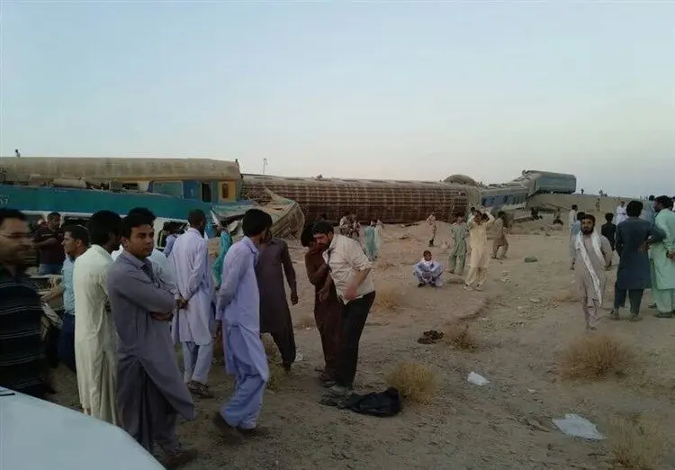 باز کردن پیچ ریل دلیل احتمالی حادثه قطار زاهدان