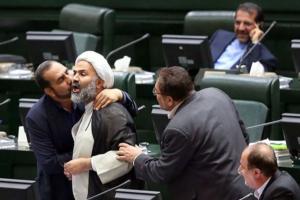 واکنش پژمانفر به انتشار فیلم درگیری لفظی خود با علی لاریجانی