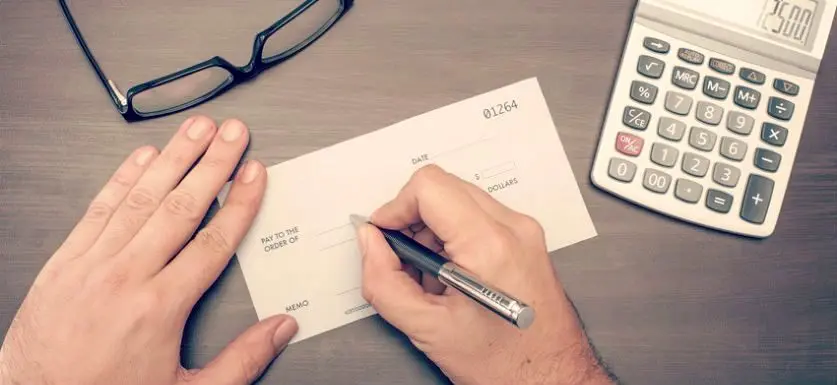 آشنایی با انواع ظهر نویسی، شرایط و مسئولیت‌های ظهر نویس در قانون