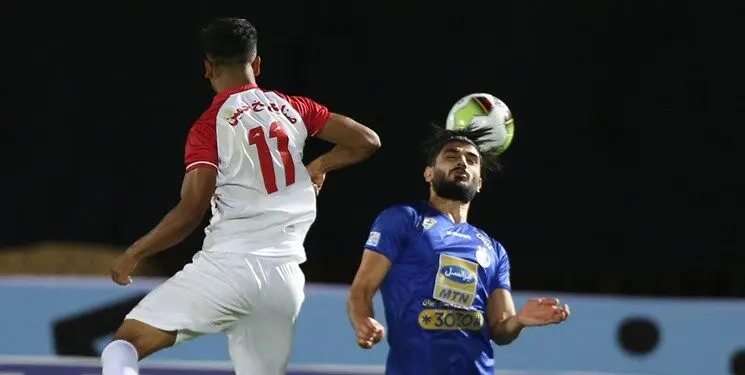 (تصاویر) برق ورزشگاه رفت، بازی استقلال متوقف شد!