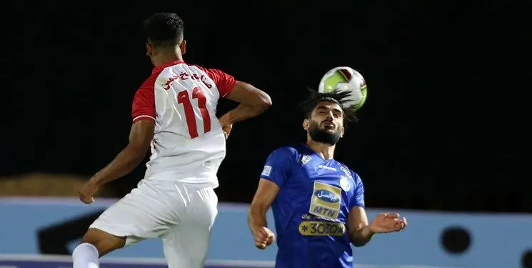 (تصاویر) برق ورزشگاه رفت، بازی استقلال متوقف شد!