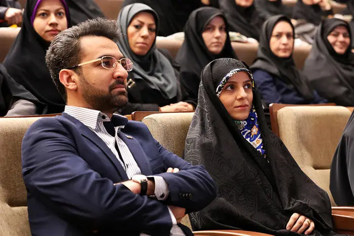 روز‌های سخت وزیر ارتباطات؛ جنگ با "قاتل بروس‌لی"!