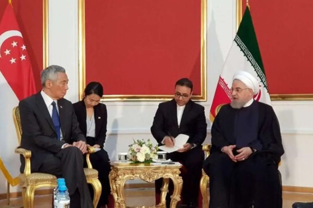 (تصویر) دیدار روحانی با نخستوزیر سنگاپور