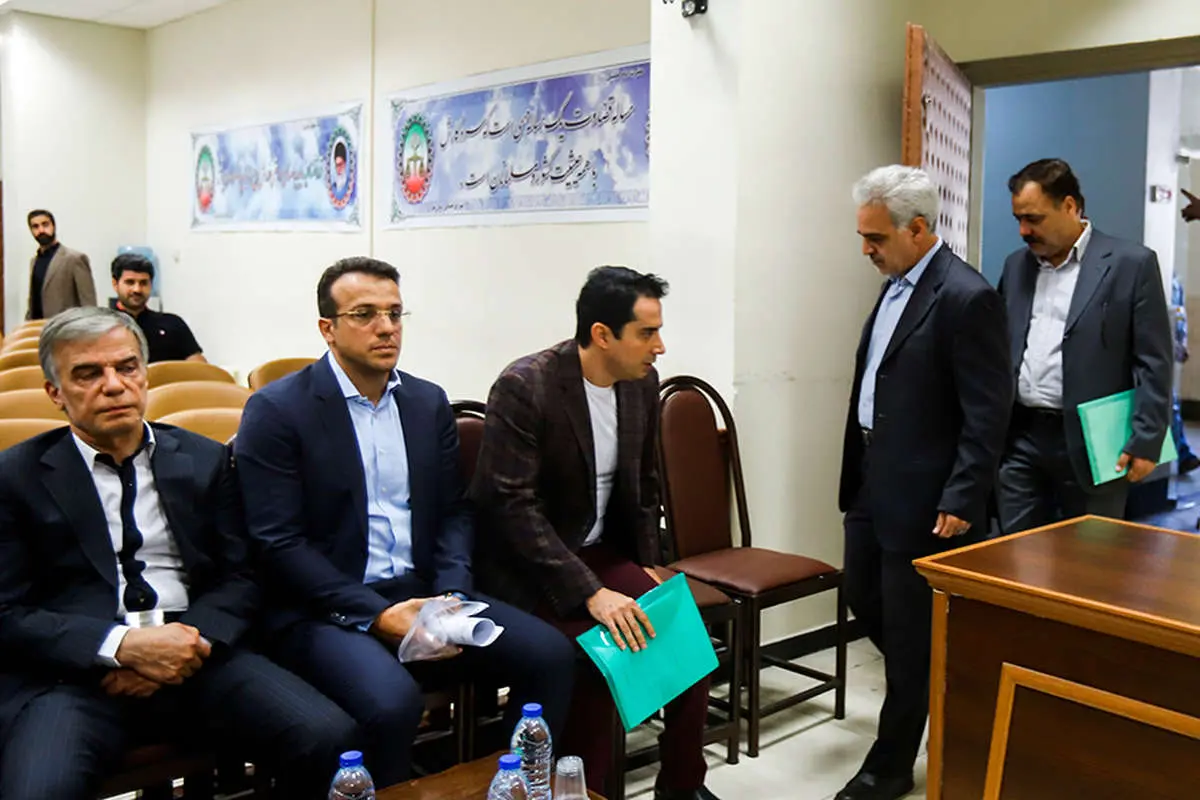 (تصاویر) اولین جلسه دادگاه گروه عظام به اتهام قاچاق قطعات خودرو