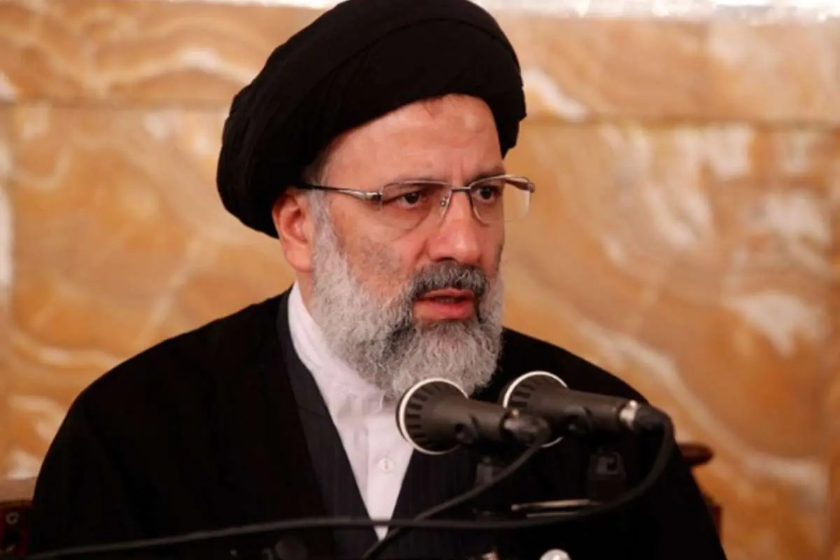 رییسی: یقه کسانی را که زد و بند می‌کنند در هر مقامی که باشند، می‌گیریم