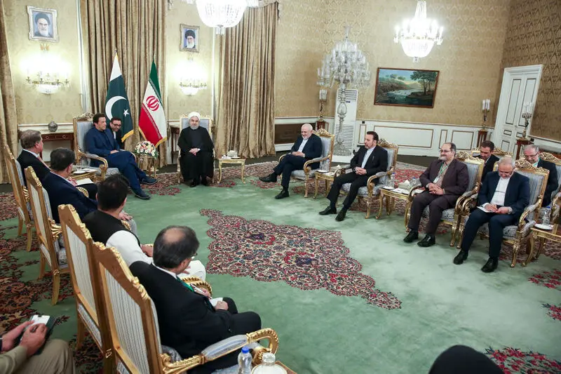 (تصاویر) دیدار روحانی با عمران خان؛ نخست‌وزیر پاکستان