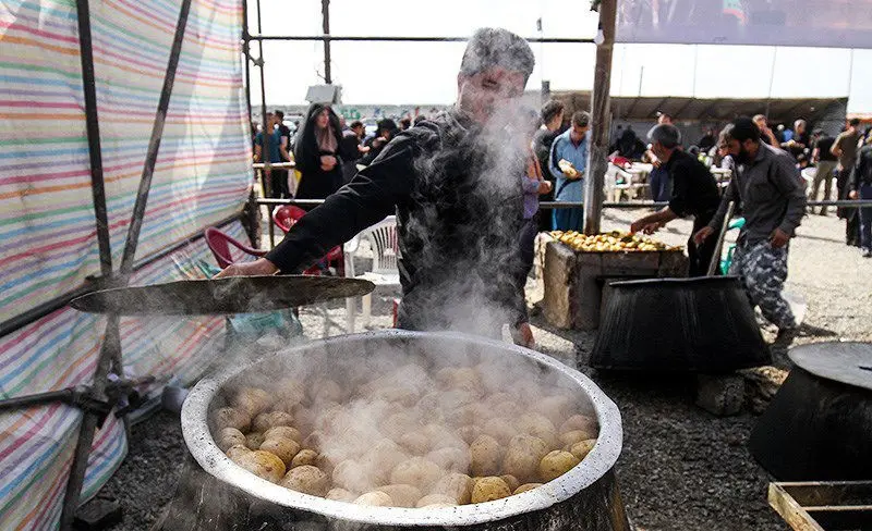 (تصاویر) موکب‌های پذیرایی از زائران اربعین در همدان