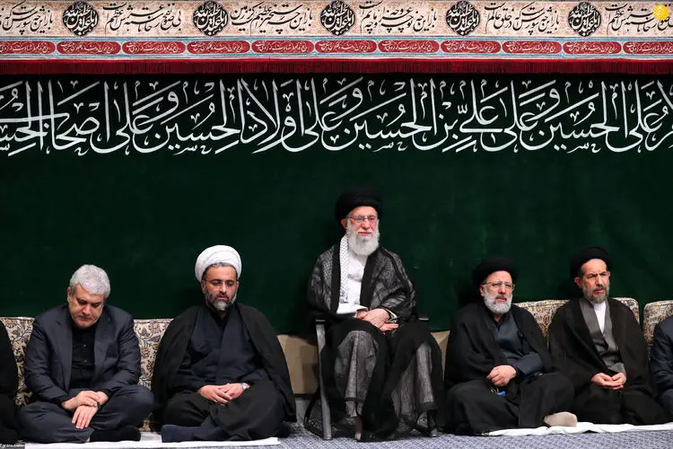 رهبر انقلاب: با ثابت ماندن در مسیر حق، کشور و دنیا اصلاح می‌شود