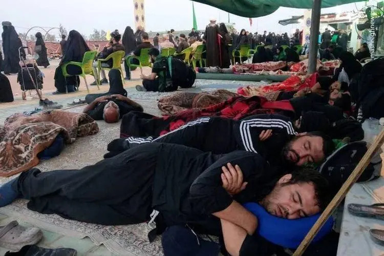 (تصویر) فرزند سید حسن نصرالله در موکب اربعین