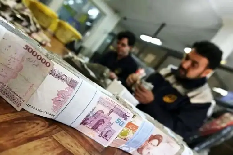 افزایش حقوق و عیدی سال ۹۹ کارمندان چقدر است؟ + سند
