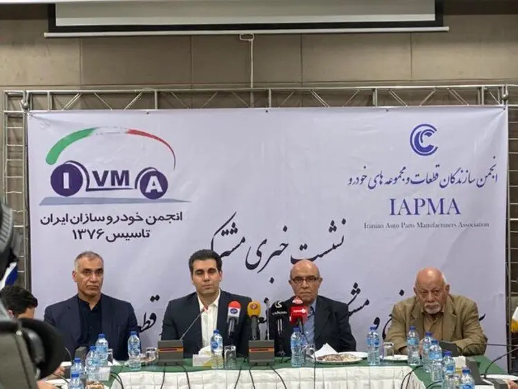 خودروسازان: دولت باید تقاضای افزایش قیمت خودرو را بپذیرد!