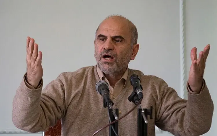 مومنی: دلبستگی به رانت ویژگی دولت‌ روحانی و احمدی‌نژاد است