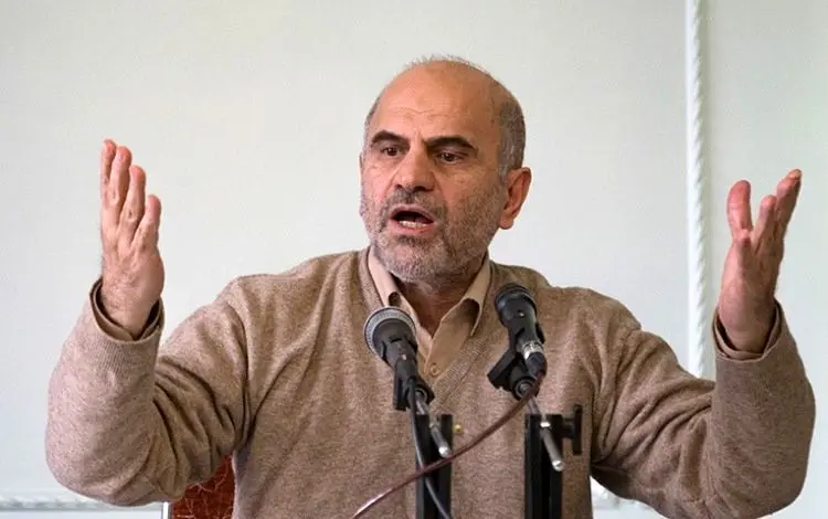 مومنی: دلبستگی به رانت ویژگی دولت‌ روحانی و احمدی‌نژاد است